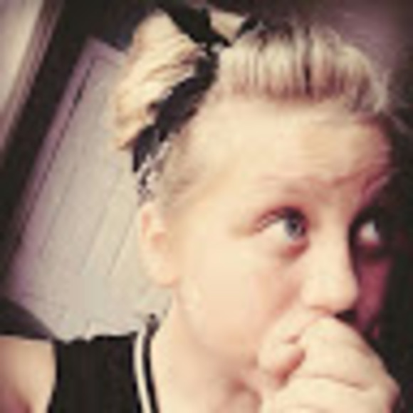 Meet your Posher, Denise - Picture 1 of 1